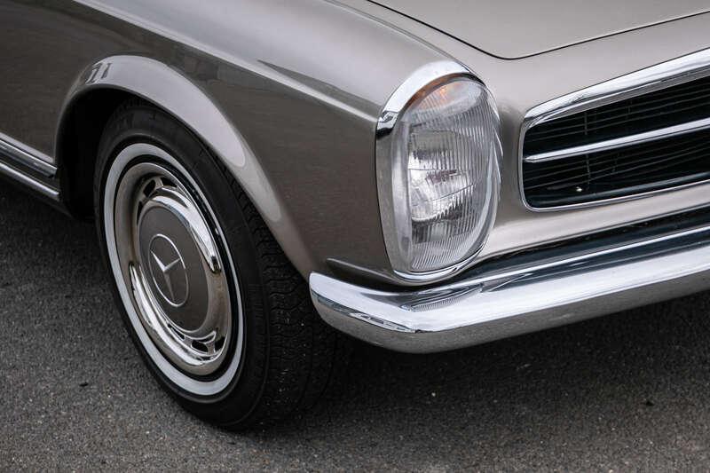 1970 Mercedes - Benz 280SL PAGODA 5 SPEED MANUAL