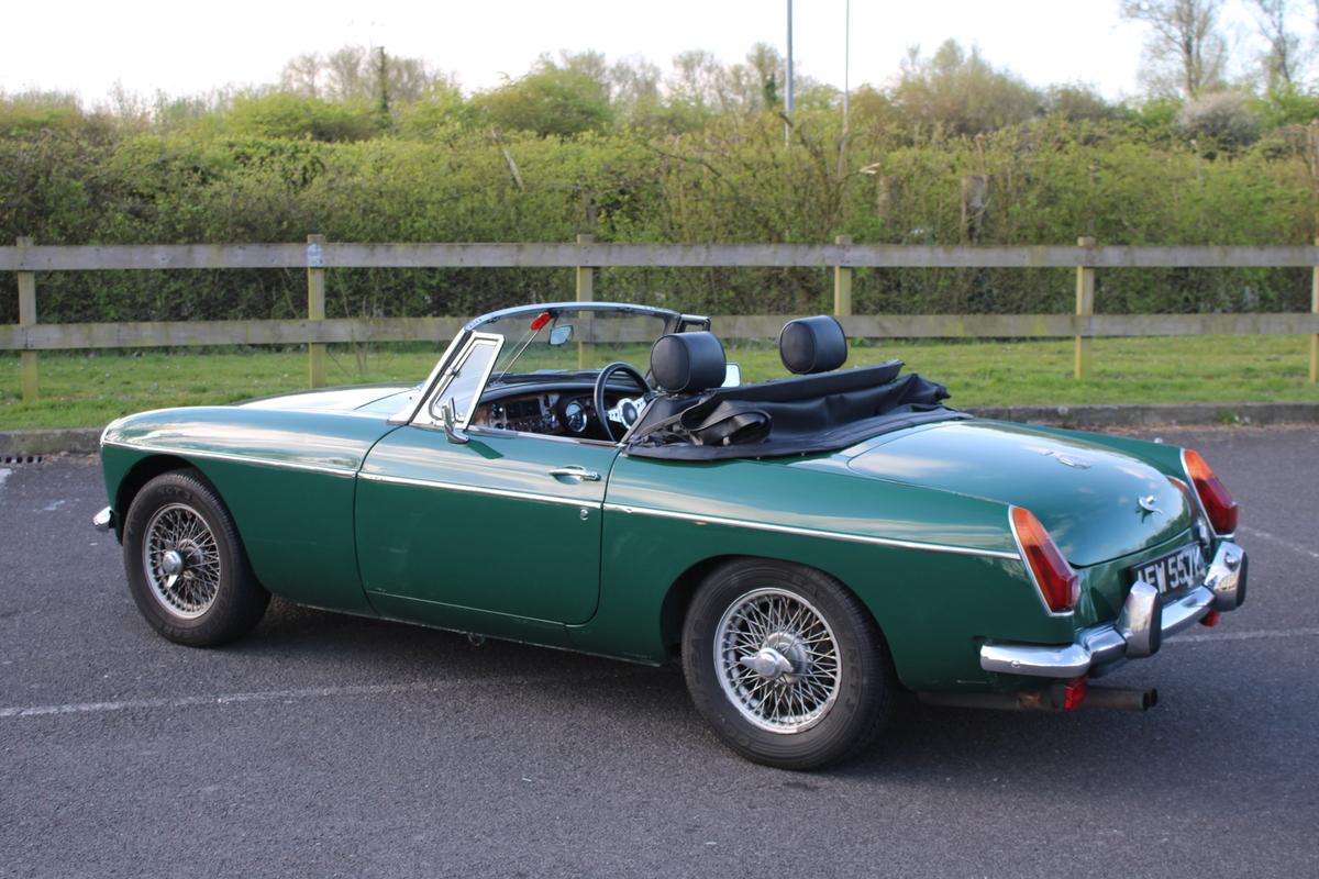 1972 MG B Roadster