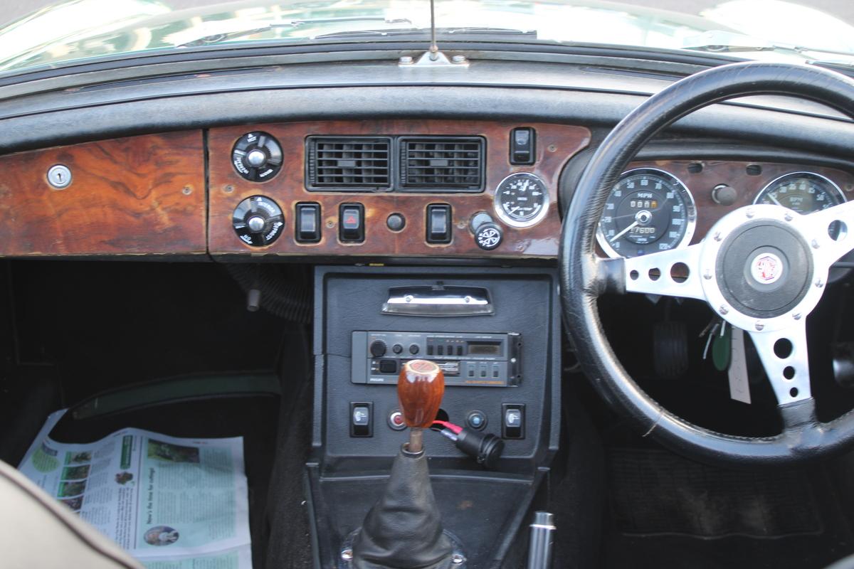 1972 MG B Roadster