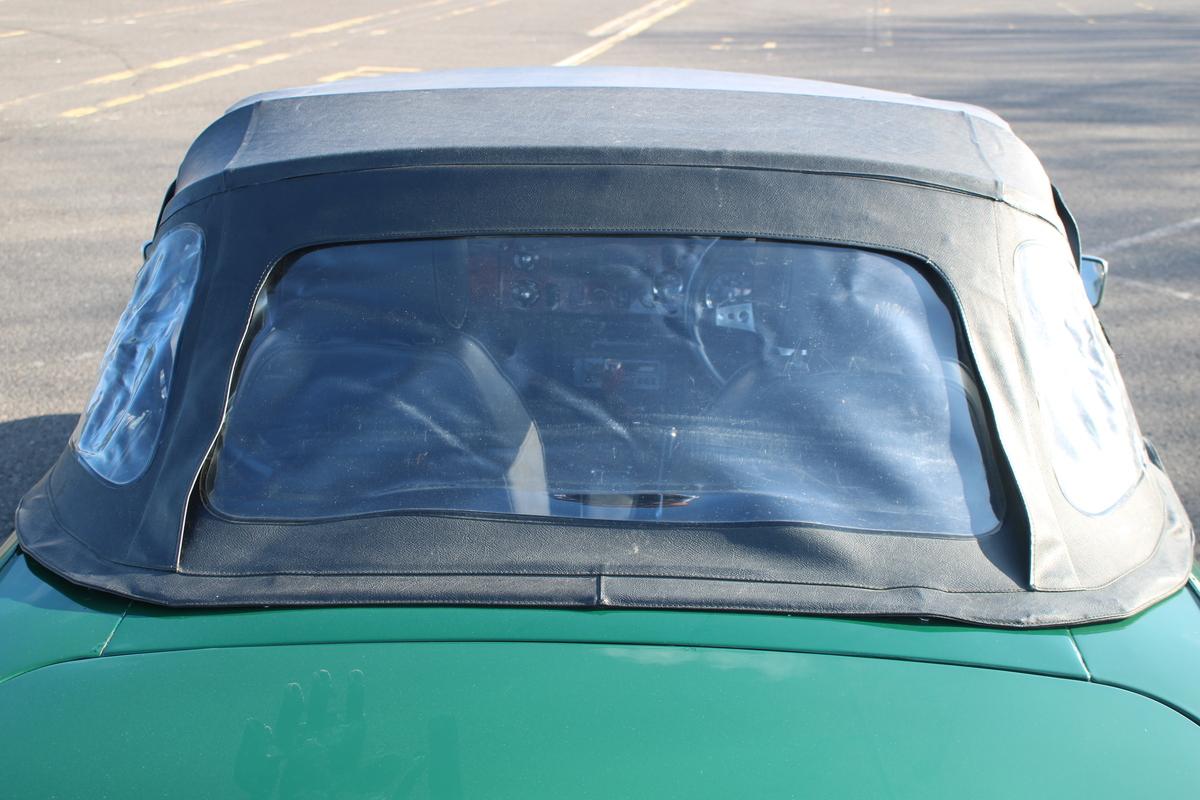 1972 MG B Roadster