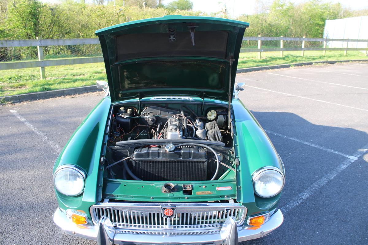 1972 MG B Roadster