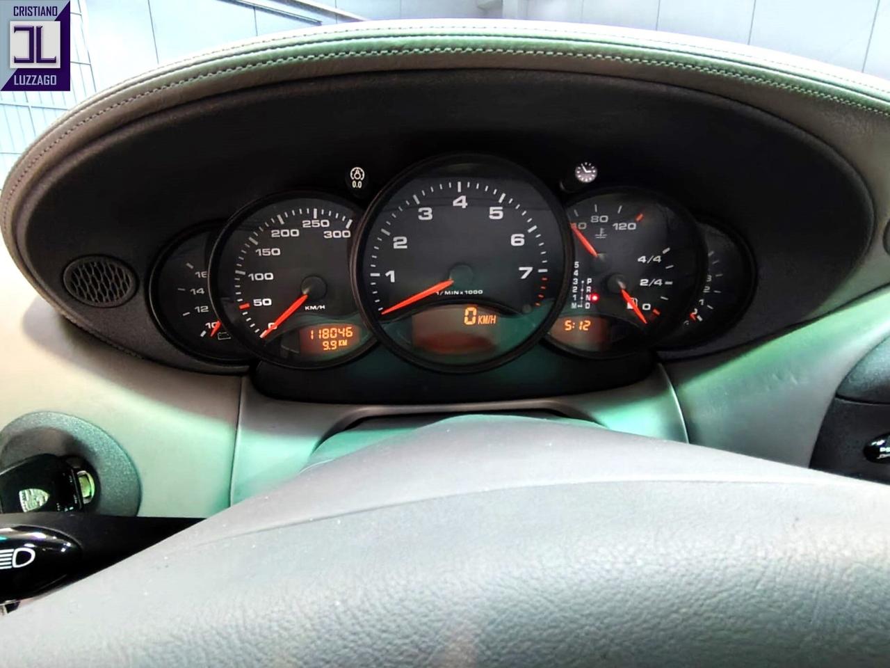 1998 Porsche 996 CARRERA 4