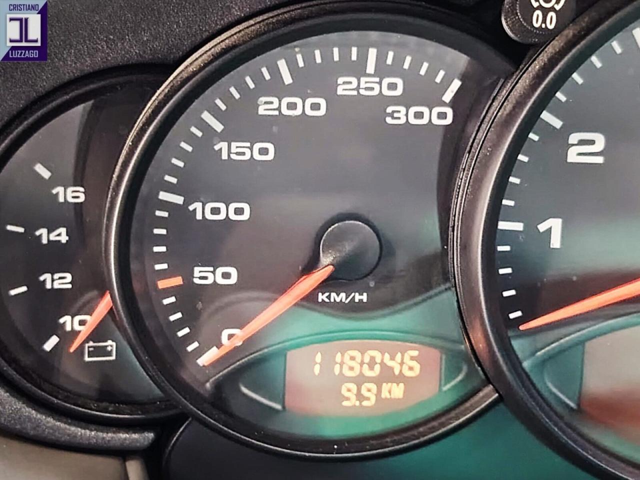 1998 Porsche 996 CARRERA 4