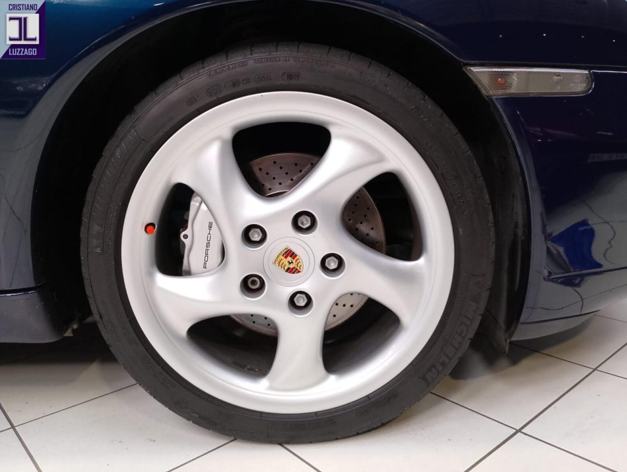 1998 Porsche 996 CARRERA 4