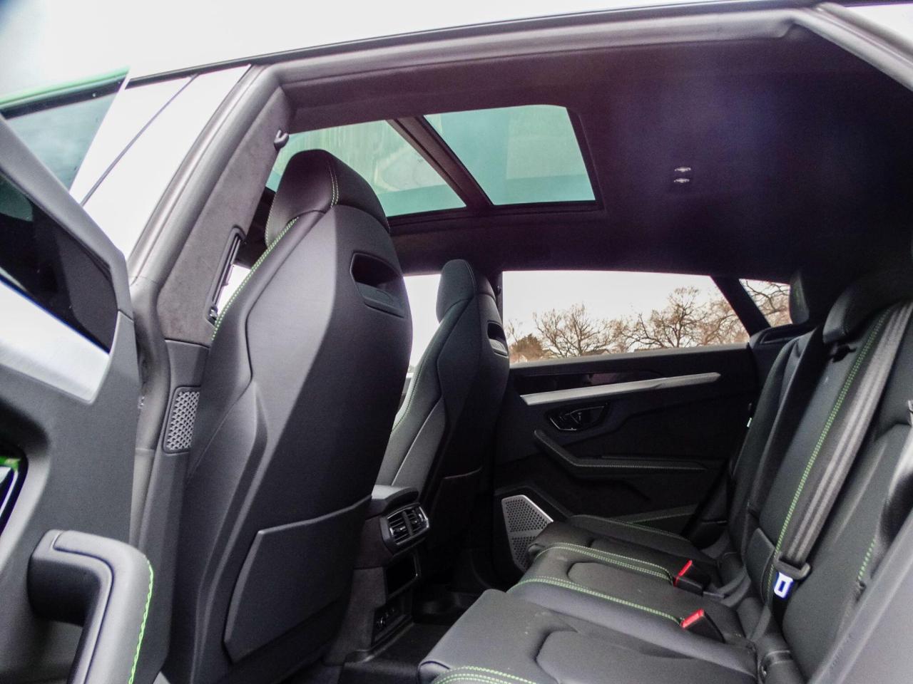 2025 Lamborghini 4.0 V8 BiTurbo 25.9kWh SE Auto 4WD Euro 6 5dr