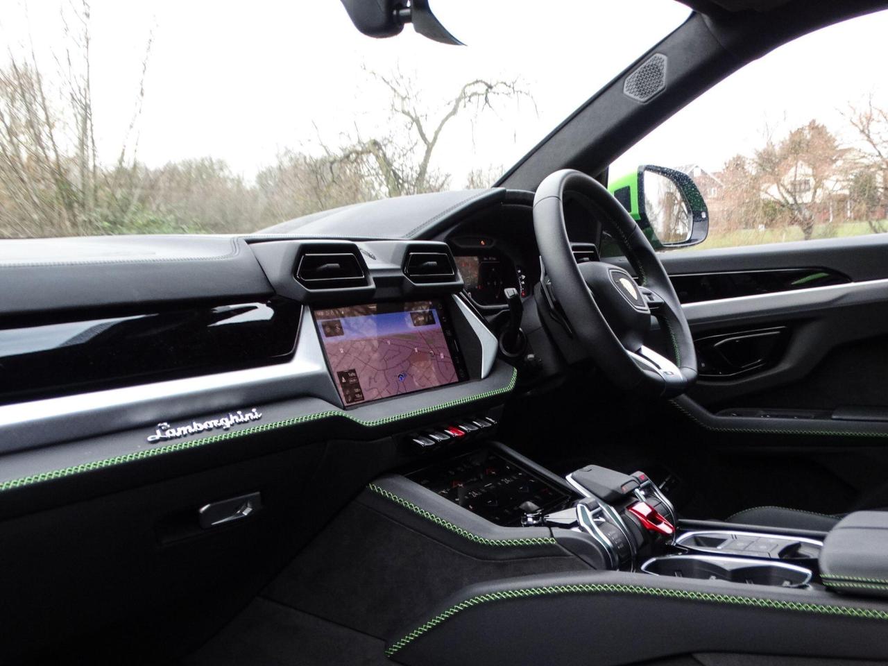 2025 Lamborghini 4.0 V8 BiTurbo 25.9kWh SE Auto 4WD Euro 6 5dr