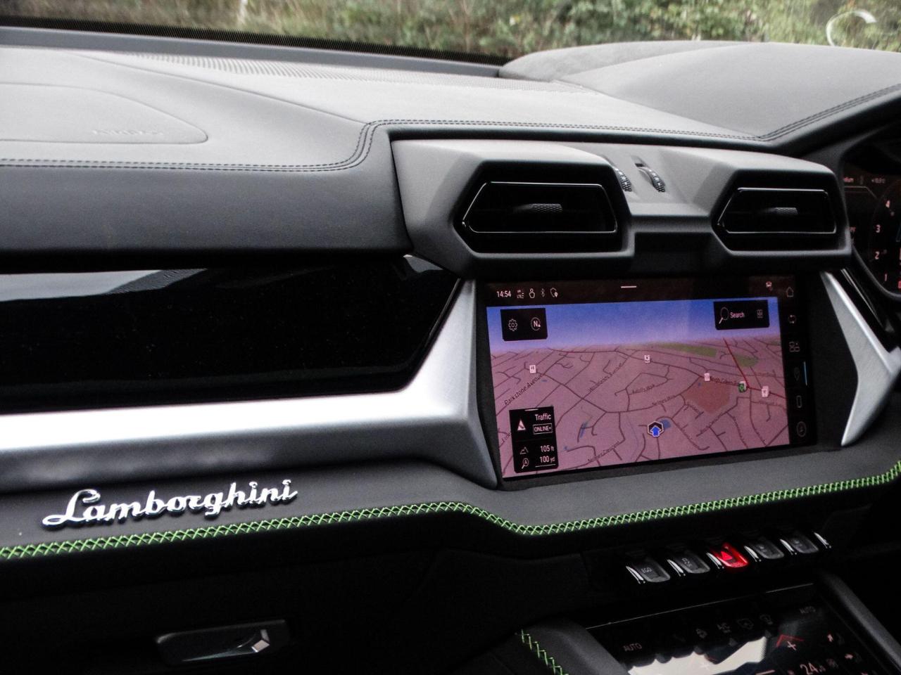 2025 Lamborghini 4.0 V8 BiTurbo 25.9kWh SE Auto 4WD Euro 6 5dr