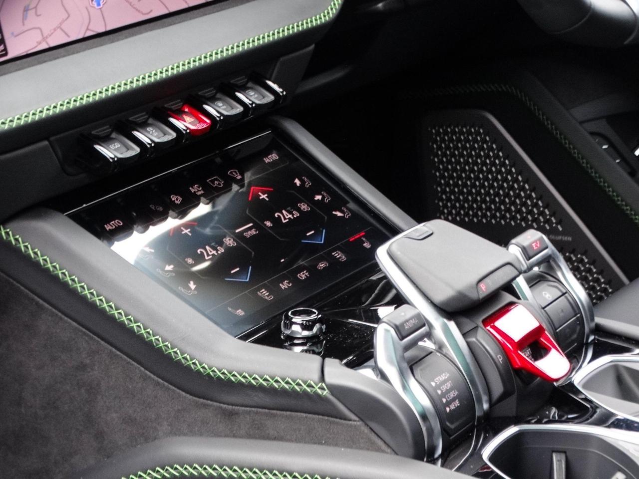 2025 Lamborghini 4.0 V8 BiTurbo 25.9kWh SE Auto 4WD Euro 6 5dr