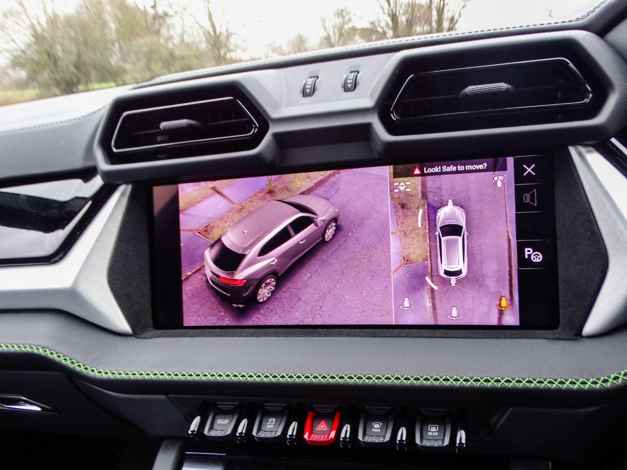 2025 Lamborghini 4.0 V8 BiTurbo 25.9kWh SE Auto 4WD Euro 6 5dr