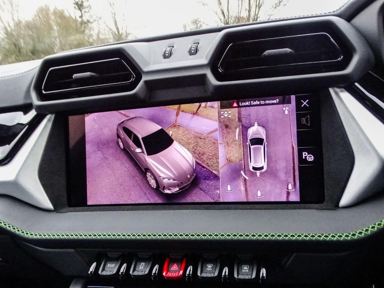 2025 Lamborghini 4.0 V8 BiTurbo 25.9kWh SE Auto 4WD Euro 6 5dr