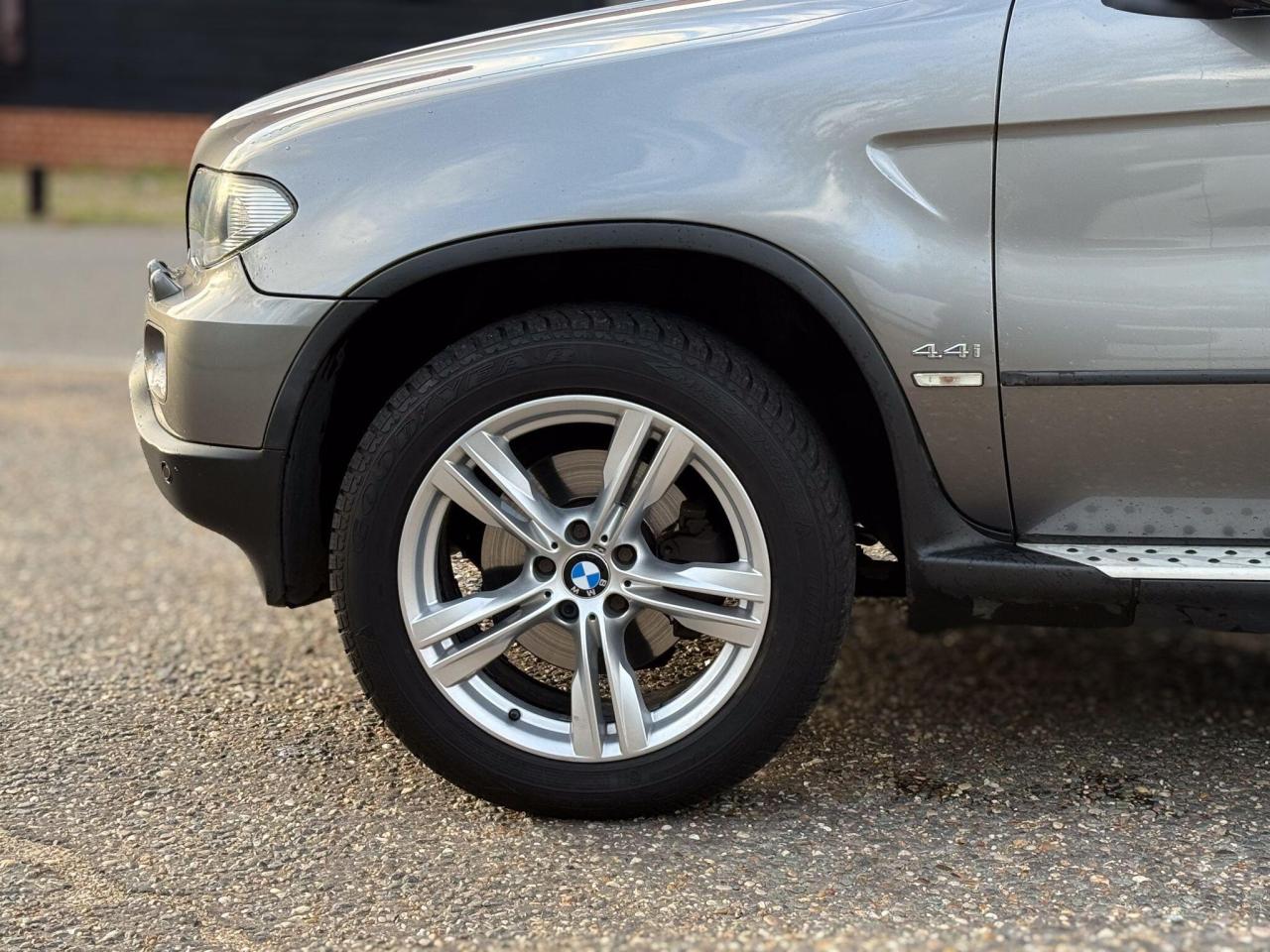 2005 BMW 4.4i V8 Sport Auto 4WD Euro 3 5dr