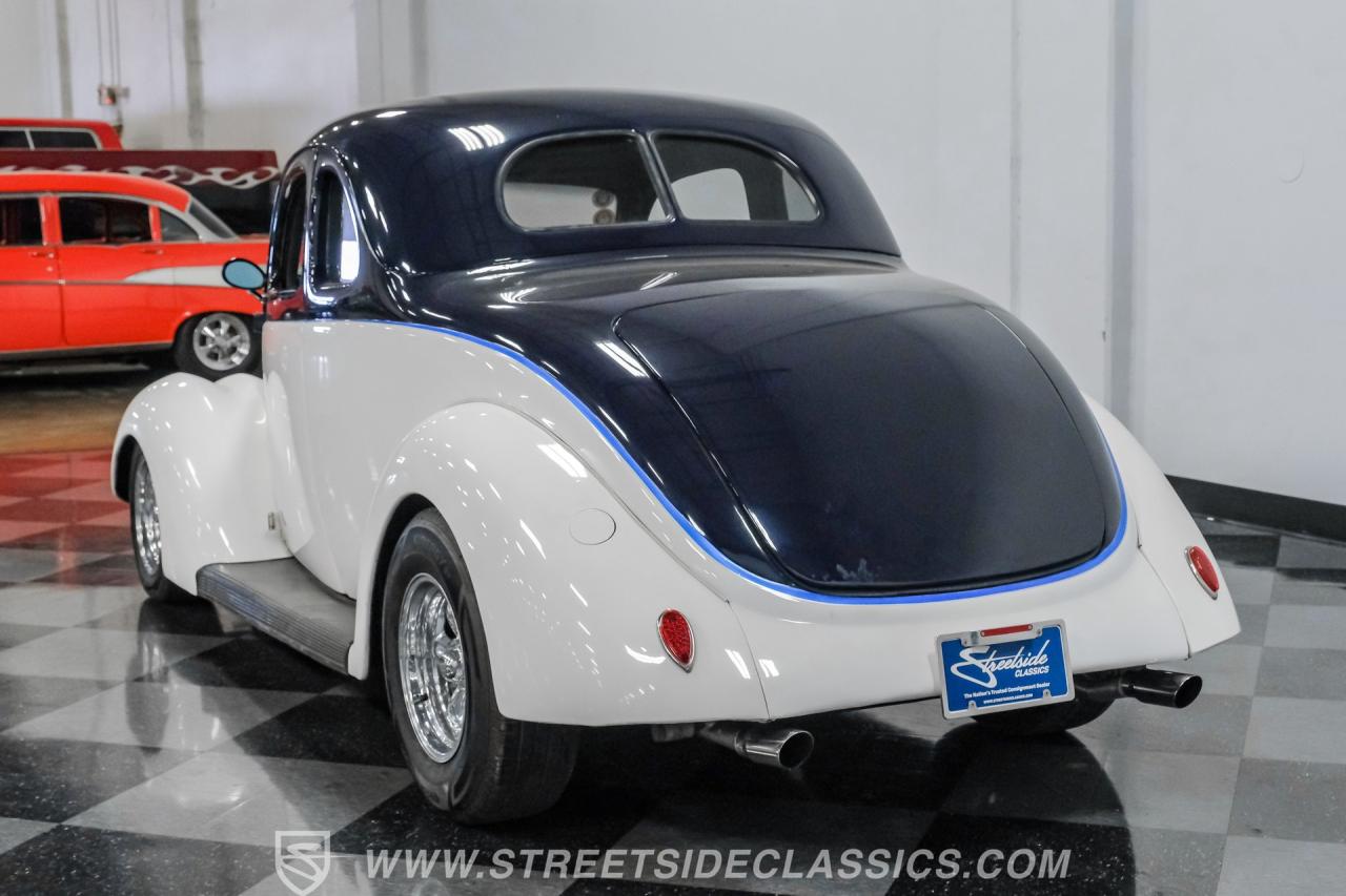1937 Ford 5-Window Coupe Streetrod