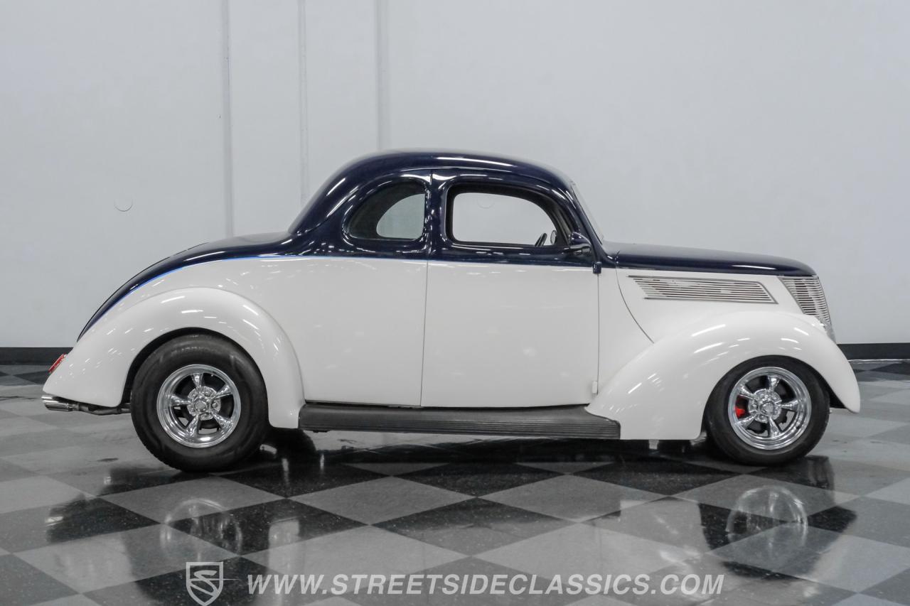 1937 Ford 5-Window Coupe Streetrod