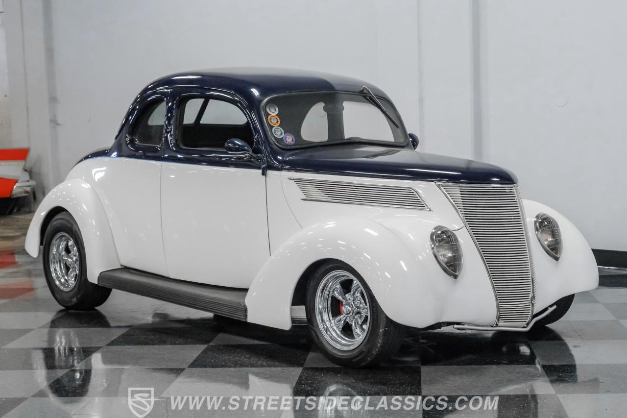 1937 Ford 5-Window Coupe Streetrod