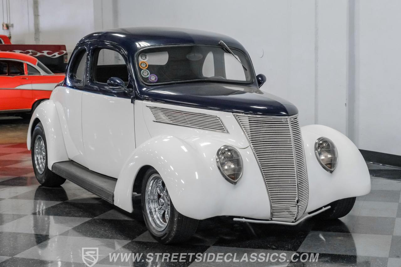 1937 Ford 5-Window Coupe Streetrod