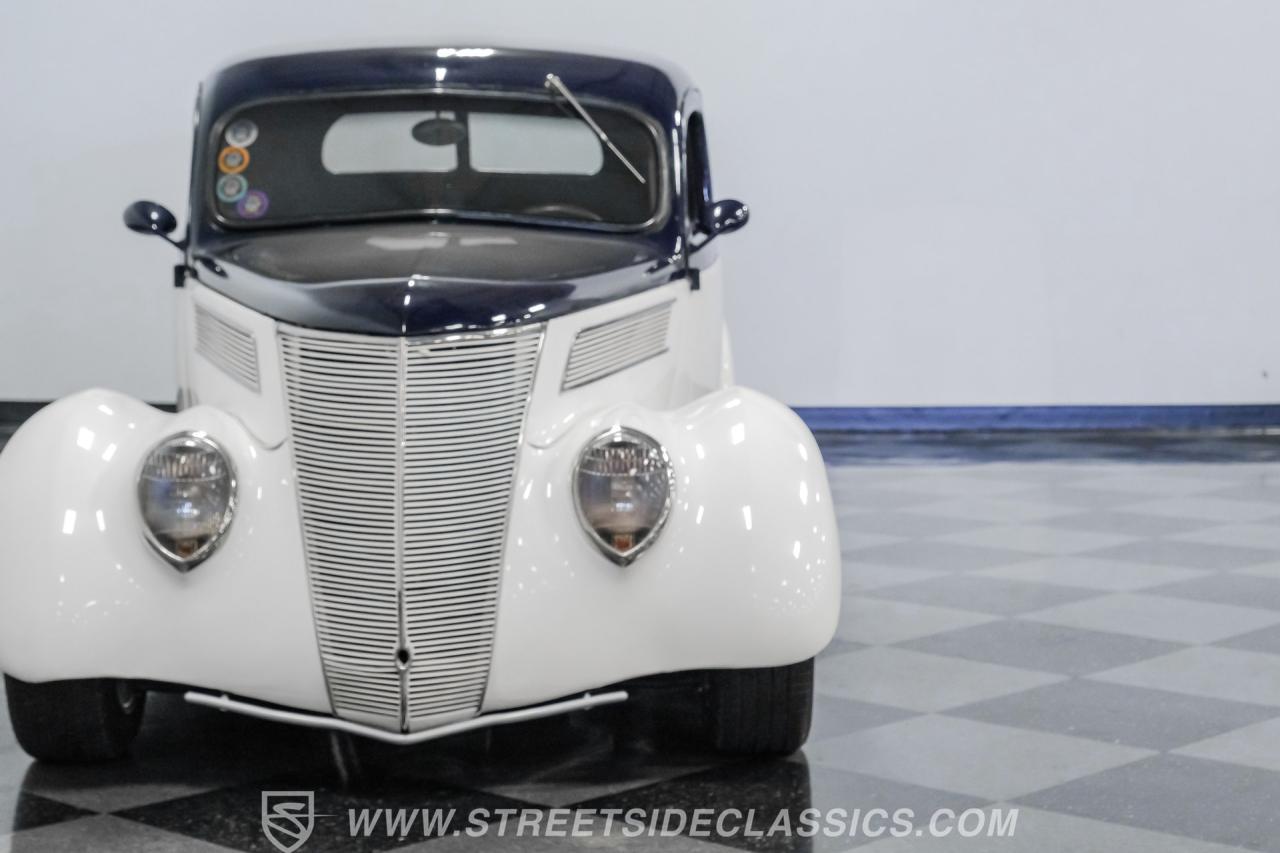1937 Ford 5-Window Coupe Streetrod