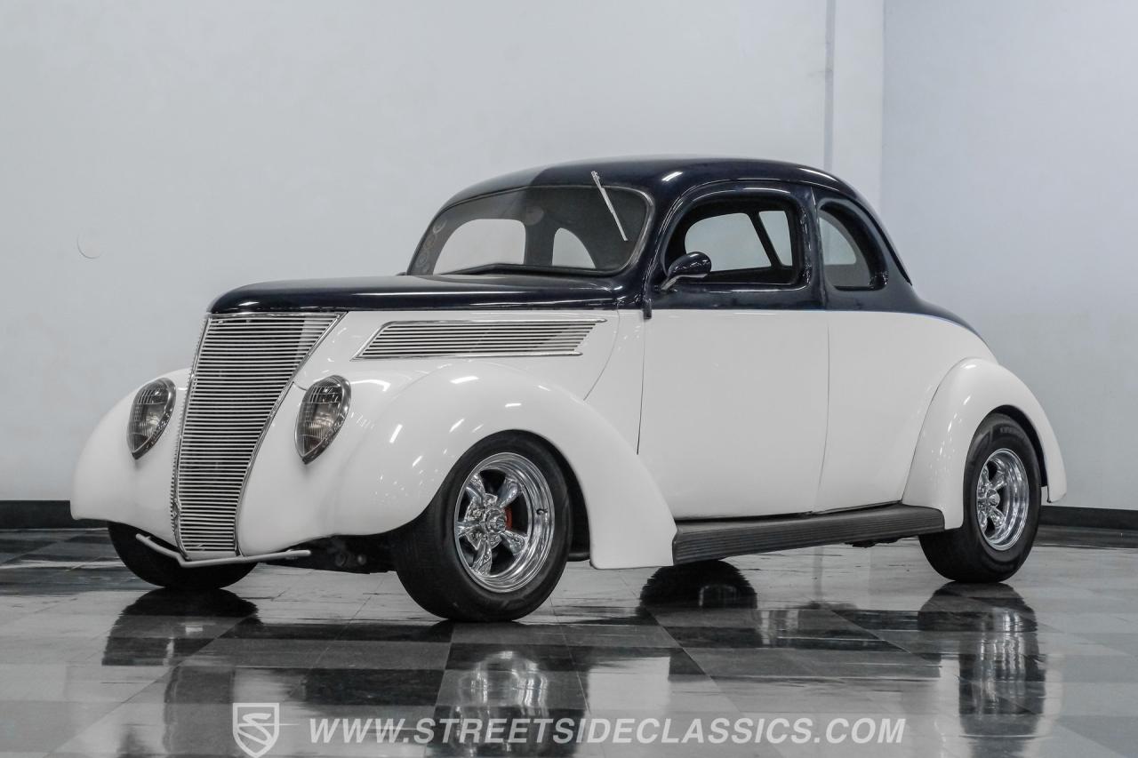 1937 Ford 5-Window Coupe Streetrod