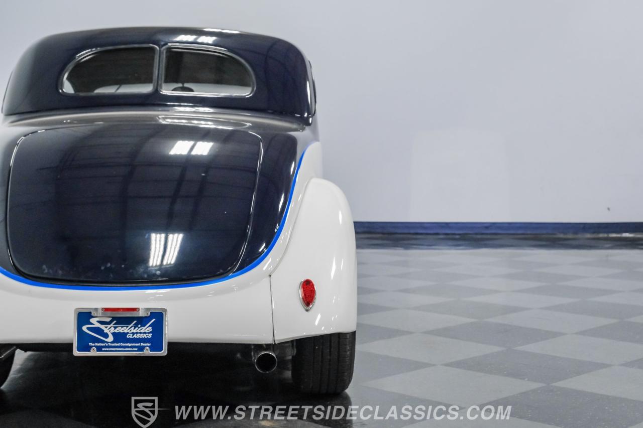 1937 Ford 5-Window Coupe Streetrod