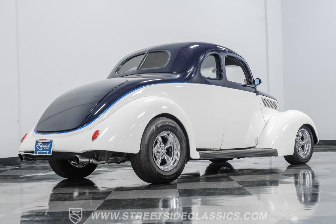 1937 Ford 5-Window Coupe Streetrod