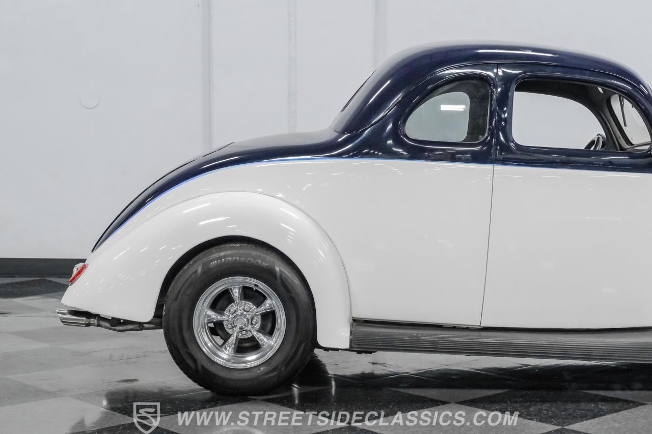 1937 Ford 5-Window Coupe Streetrod