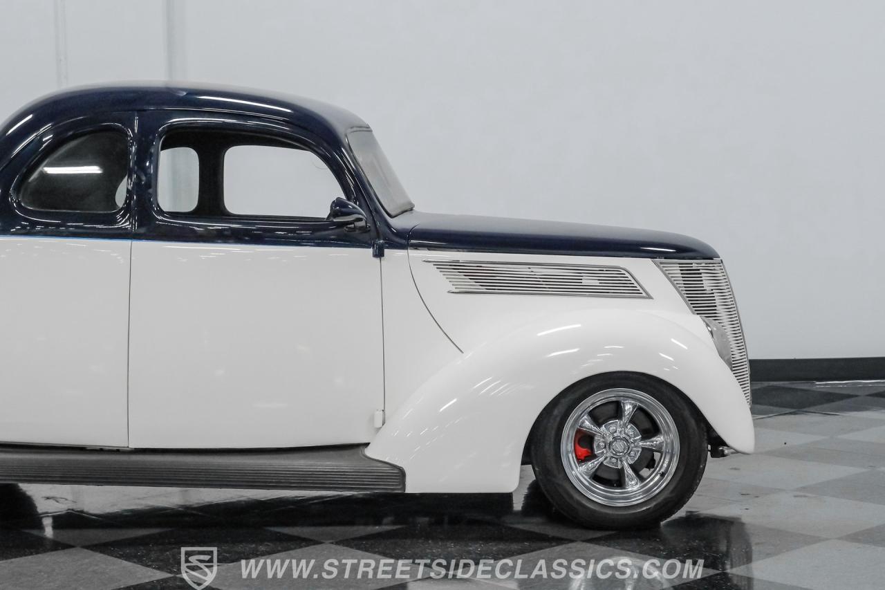 1937 Ford 5-Window Coupe Streetrod