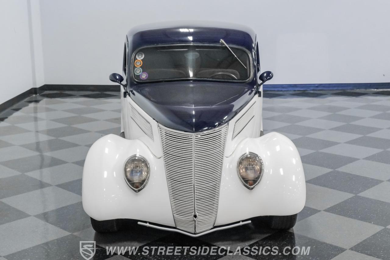 1937 Ford 5-Window Coupe Streetrod