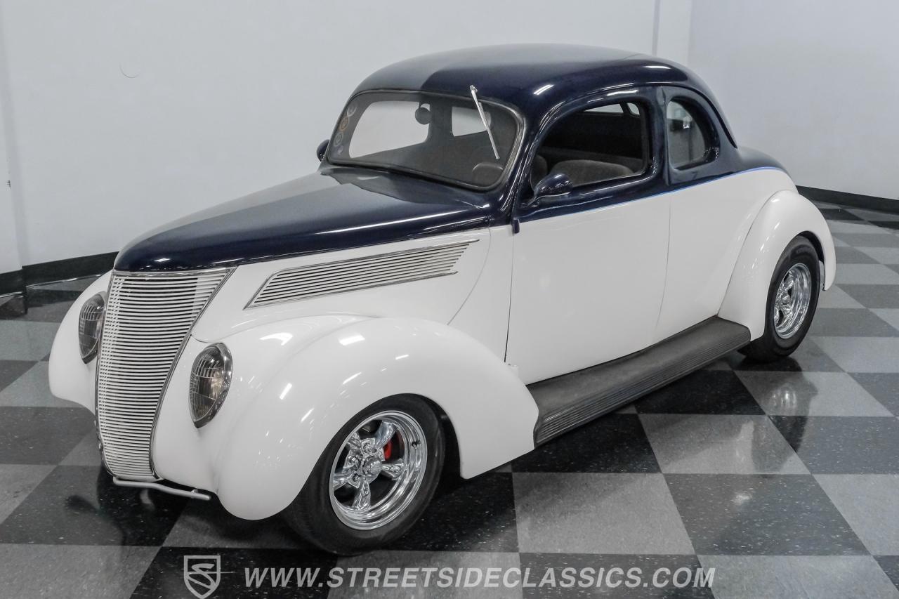 1937 Ford 5-Window Coupe Streetrod