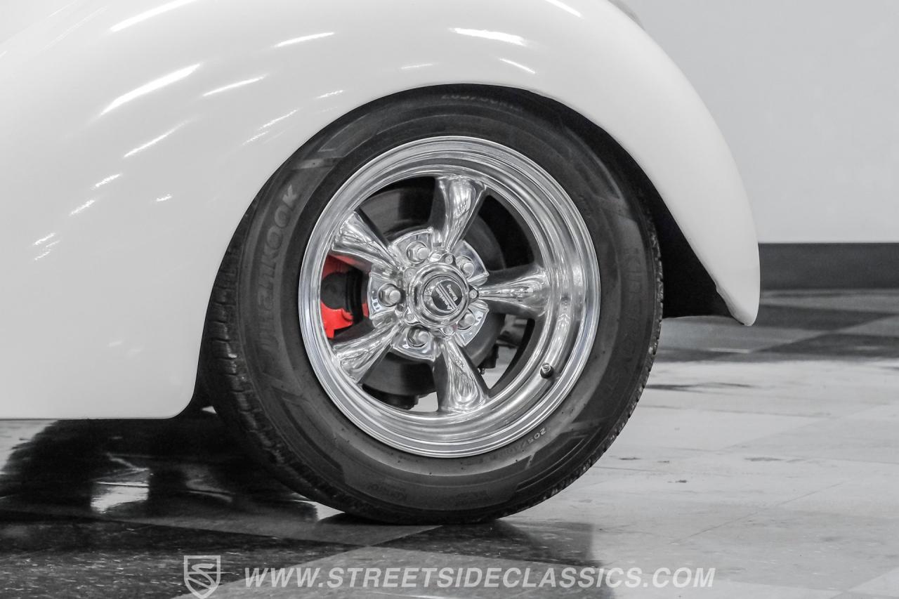 1937 Ford 5-Window Coupe Streetrod