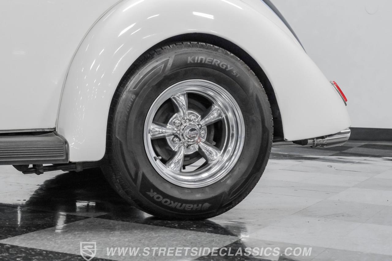 1937 Ford 5-Window Coupe Streetrod
