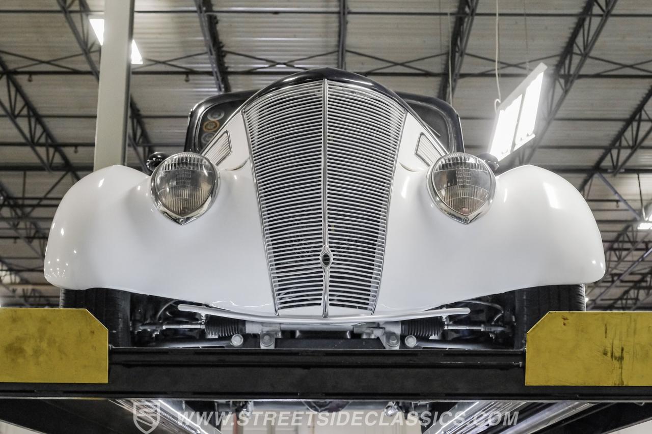 1937 Ford 5-Window Coupe Streetrod