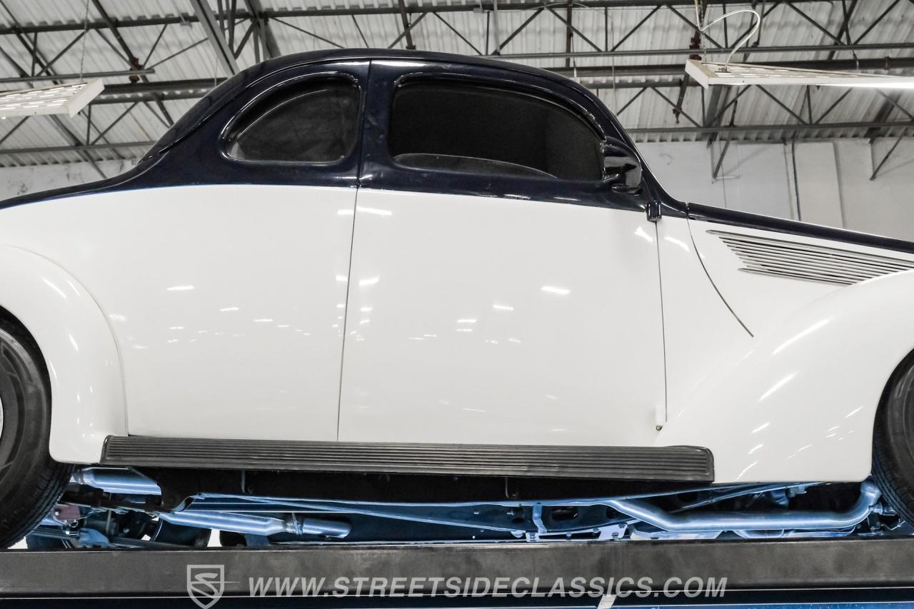 1937 Ford 5-Window Coupe Streetrod