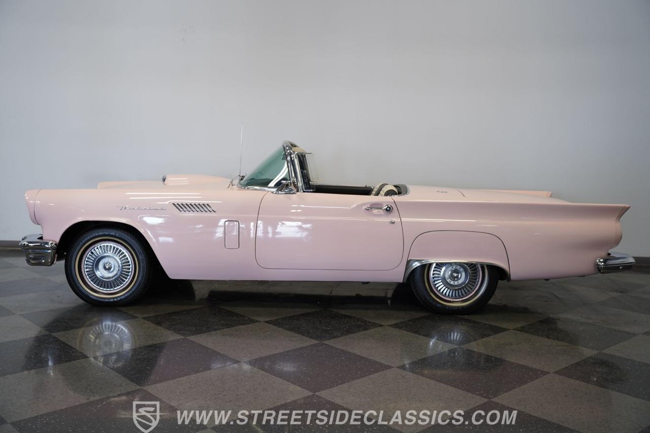 1957 Ford Thunderbird