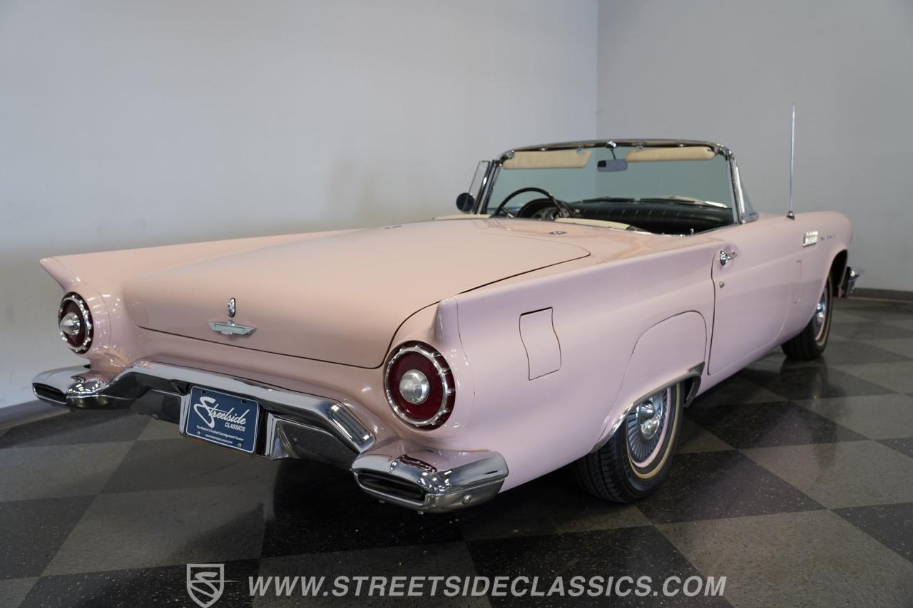 1957 Ford Thunderbird