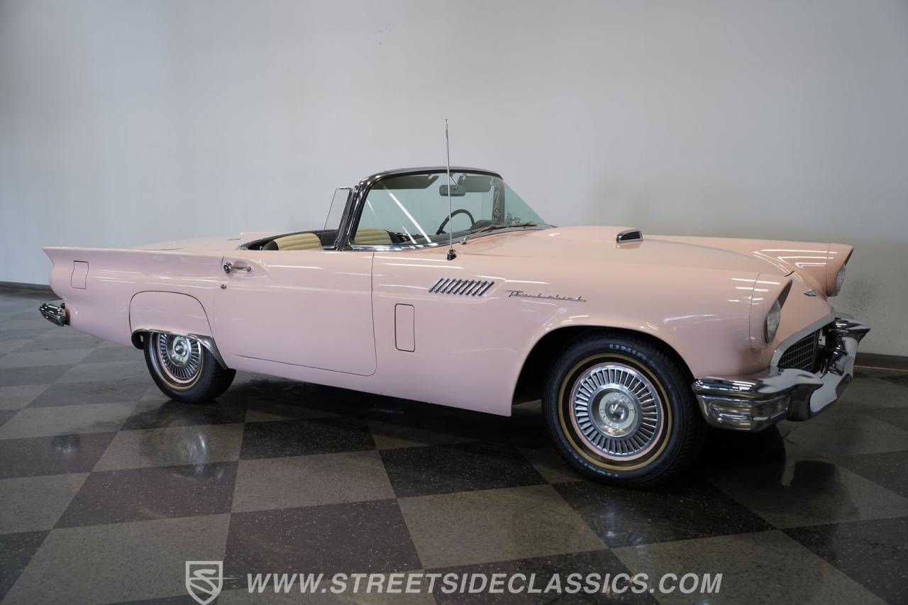 1957 Ford Thunderbird