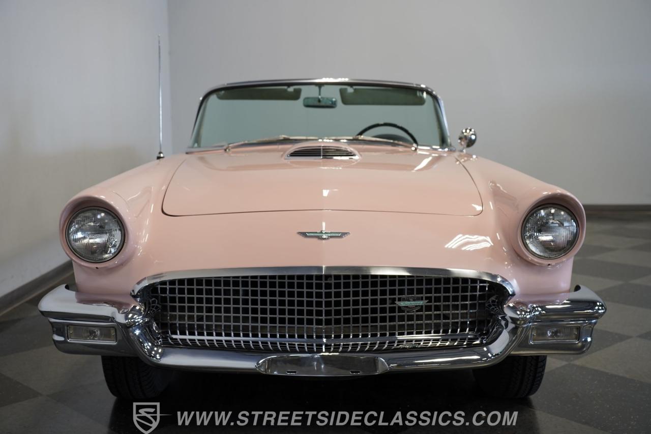 1957 Ford Thunderbird
