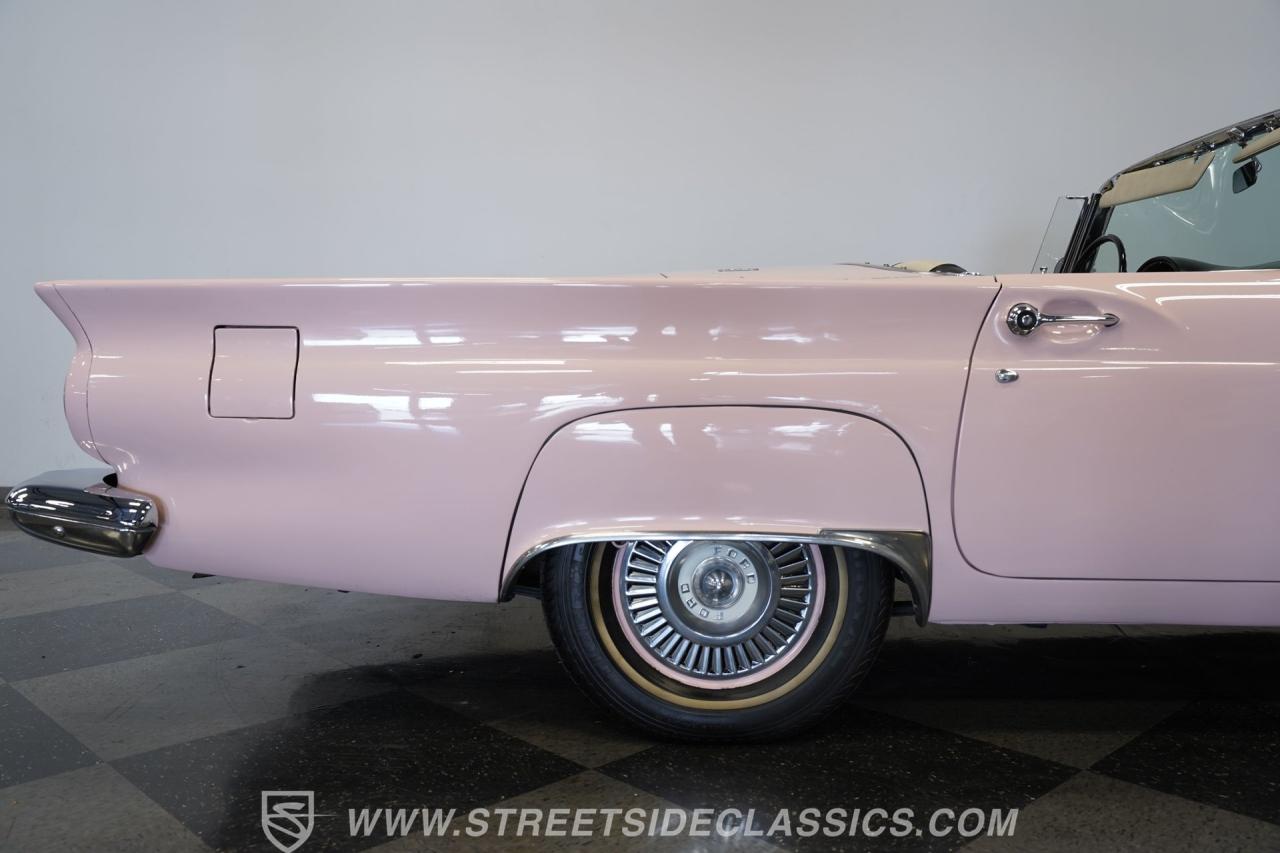 1957 Ford Thunderbird