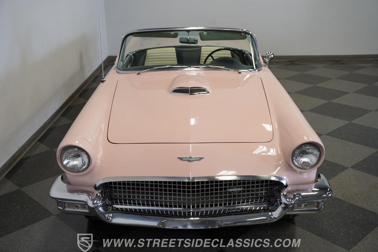 1957 Ford Thunderbird
