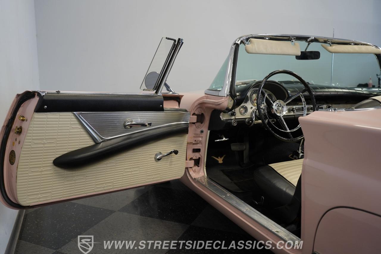 1957 Ford Thunderbird