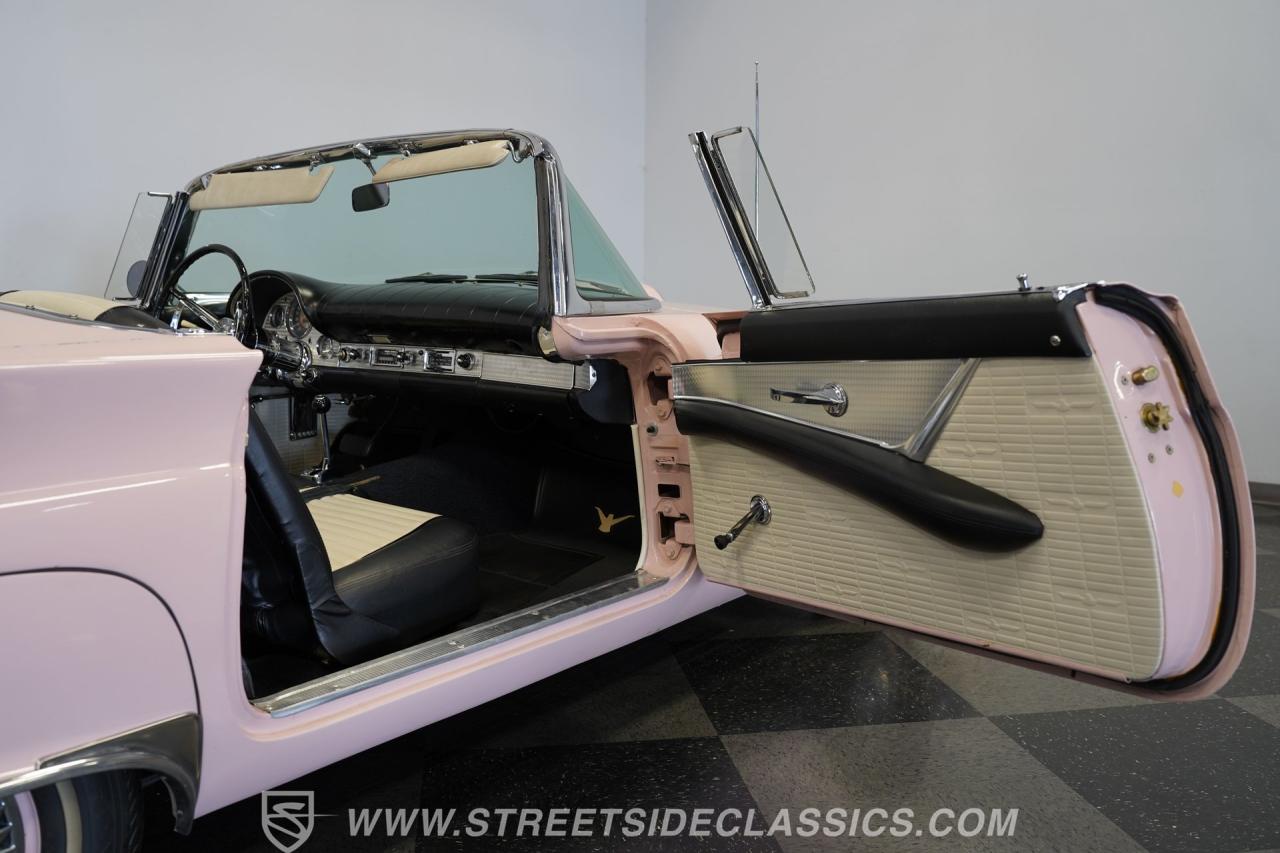 1957 Ford Thunderbird