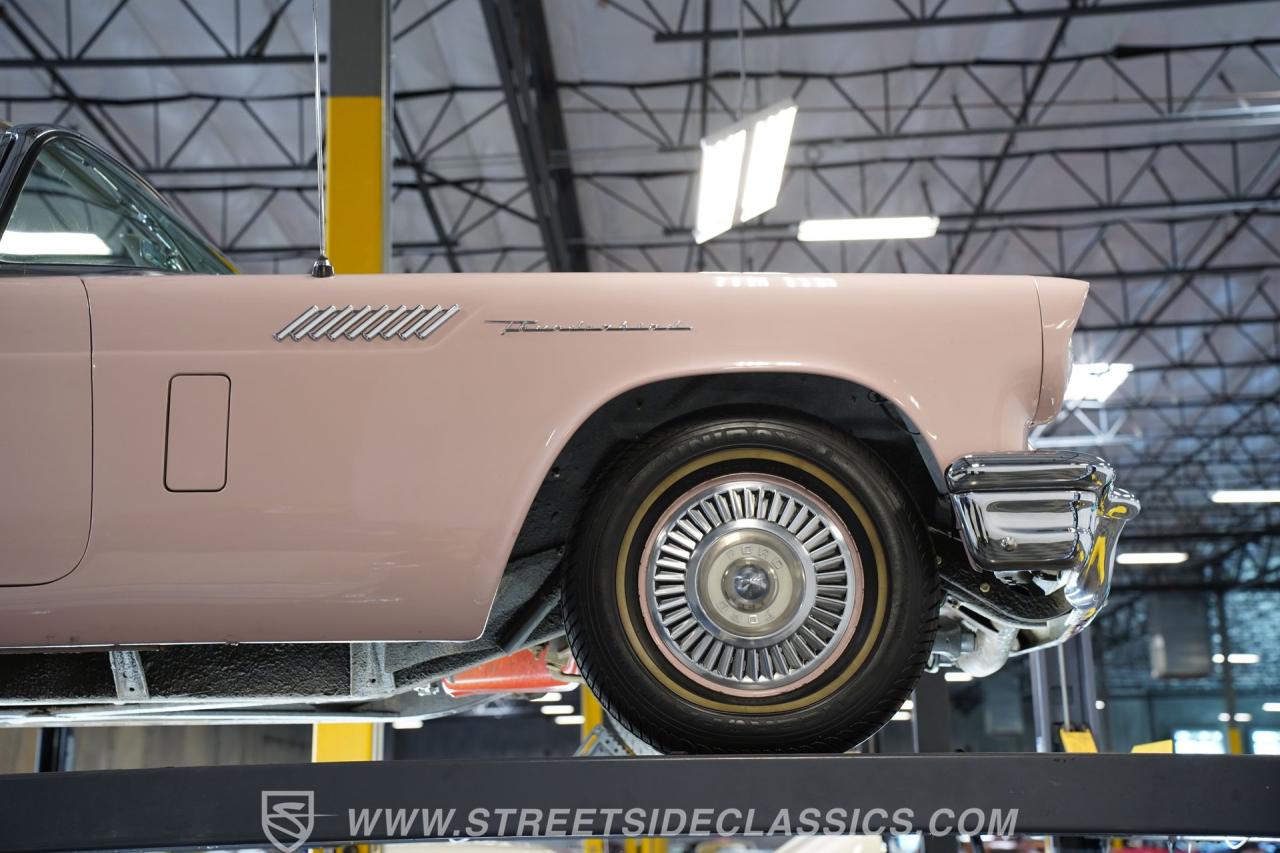 1957 Ford Thunderbird