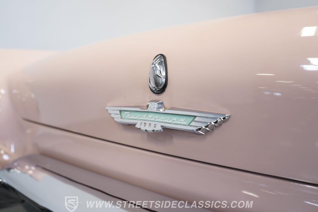 1957 Ford Thunderbird