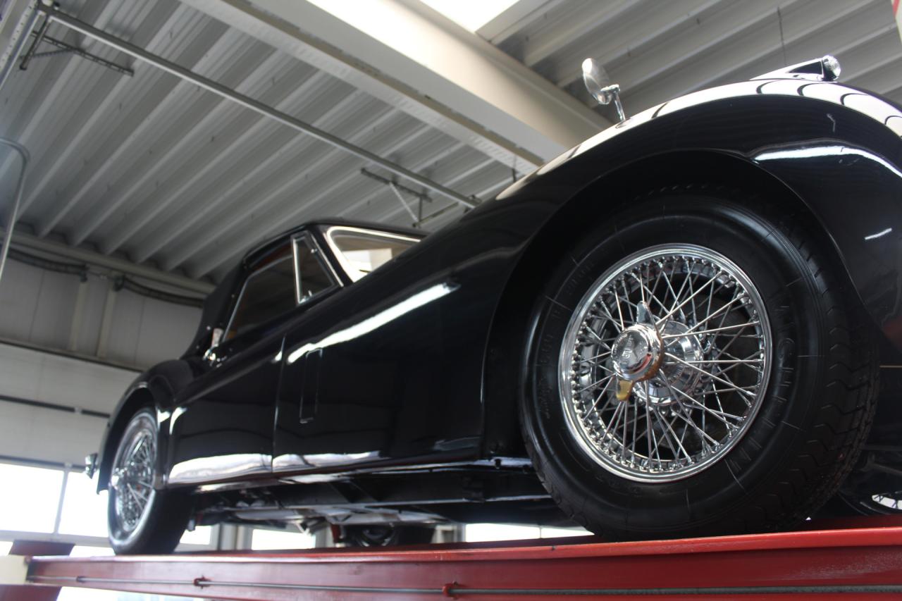 1957 Jaguar XK140 SE Drophead Coupe &ldquo;Overdrive&rdquo;