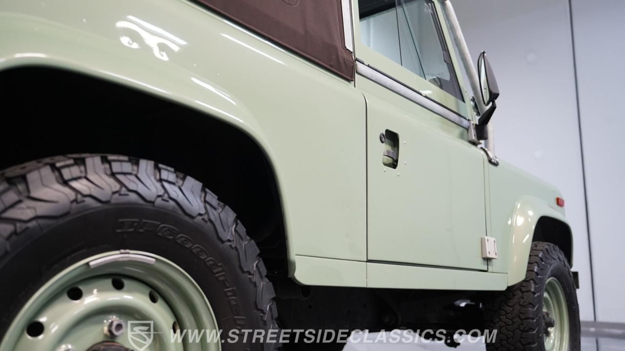 1997 Land Rover Defender 90 NAS