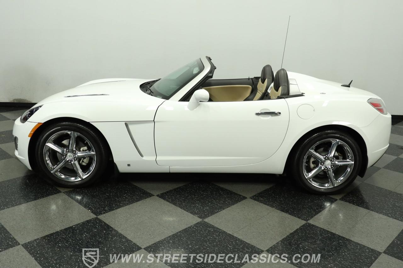 2009 Saturn Sky  Red Line