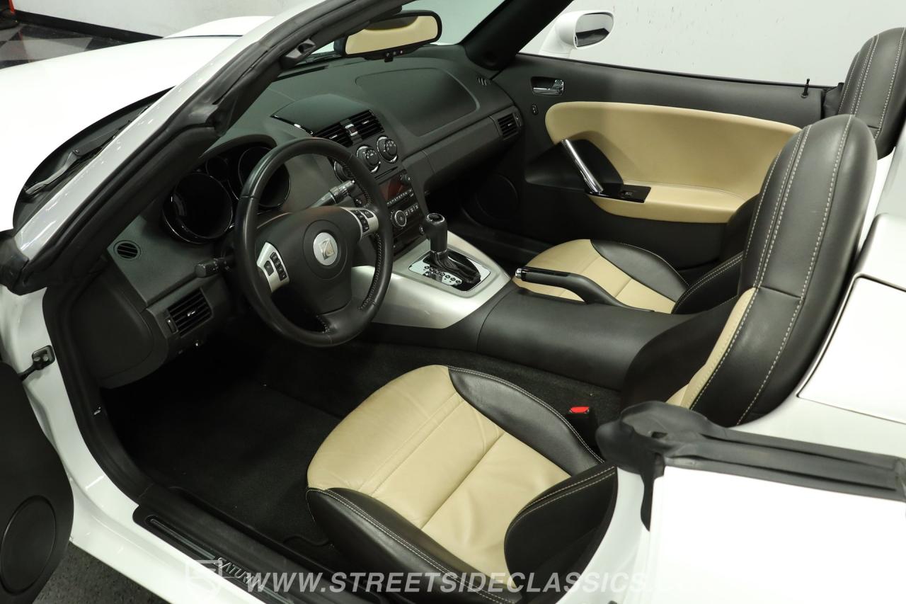 2009 Saturn Sky  Red Line