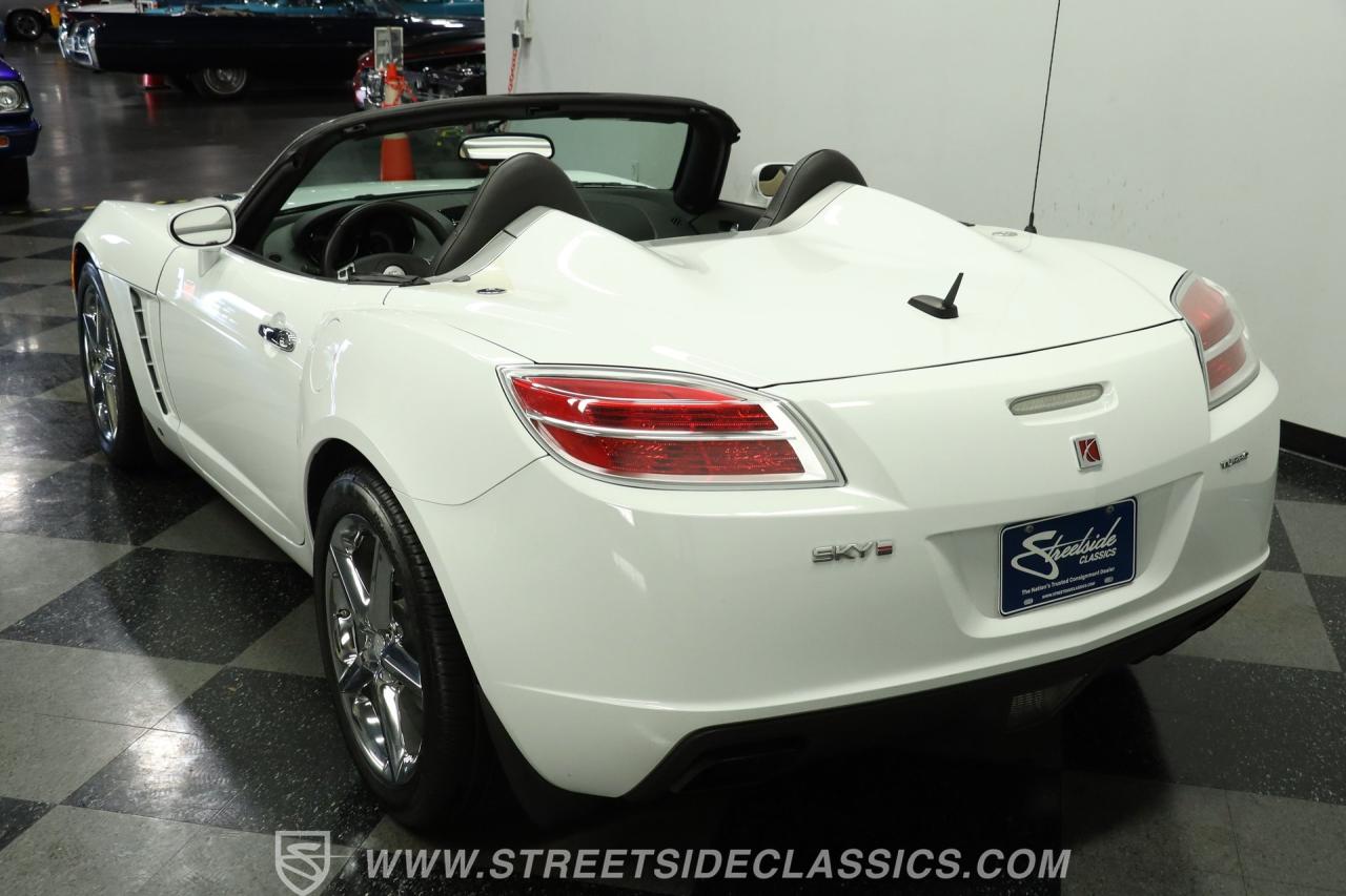 2009 Saturn Sky  Red Line