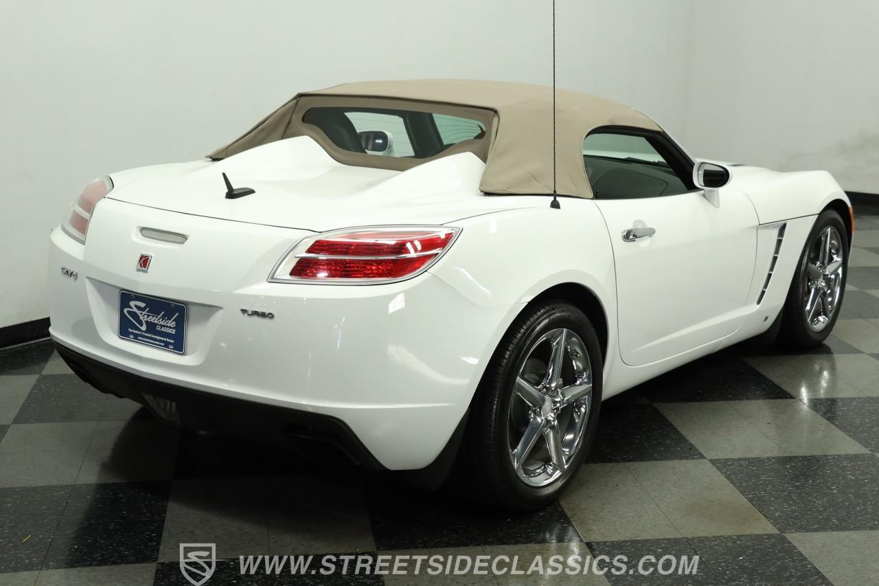 2009 Saturn Sky  Red Line