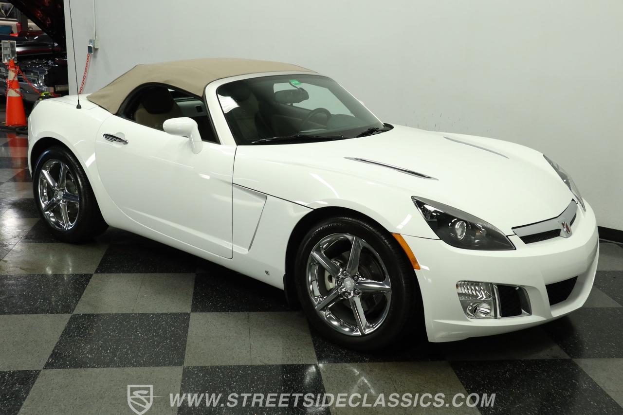 2009 Saturn Sky  Red Line