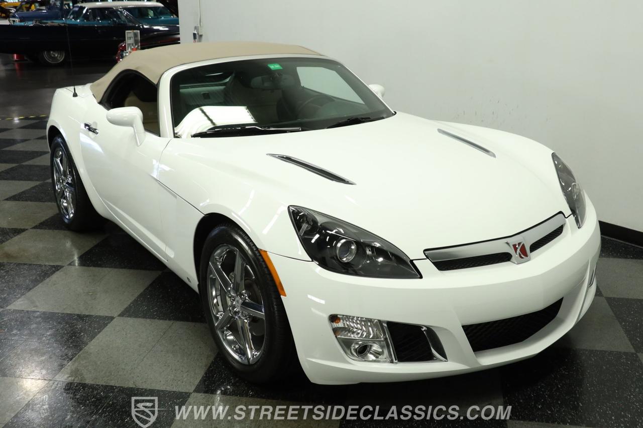 2009 Saturn Sky  Red Line