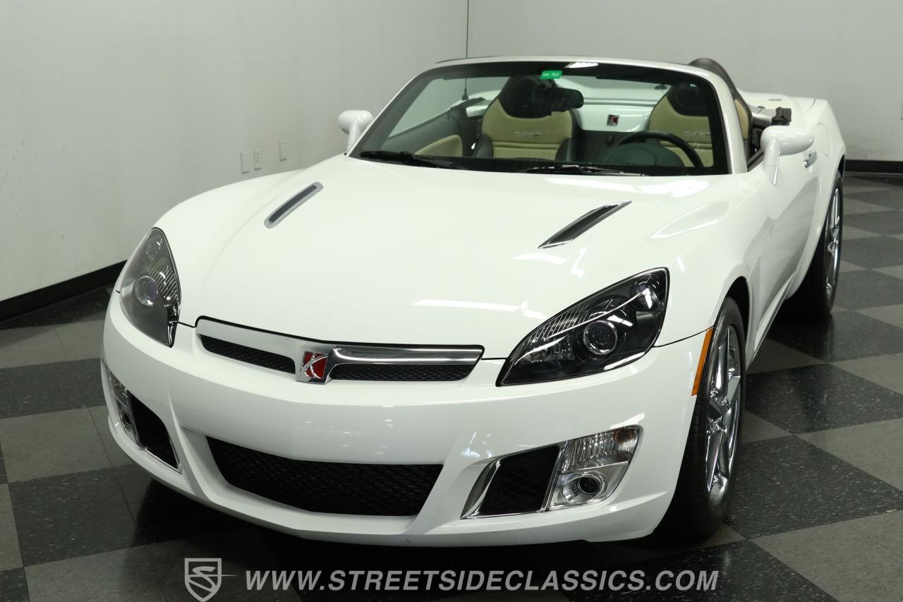 2009 Saturn Sky  Red Line